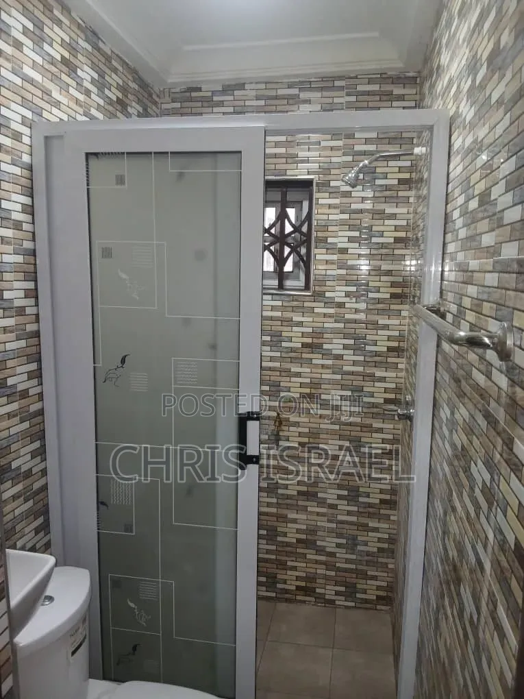 1bdrm Room & Parlour in Oyibi Estate, Valley View Area for rent