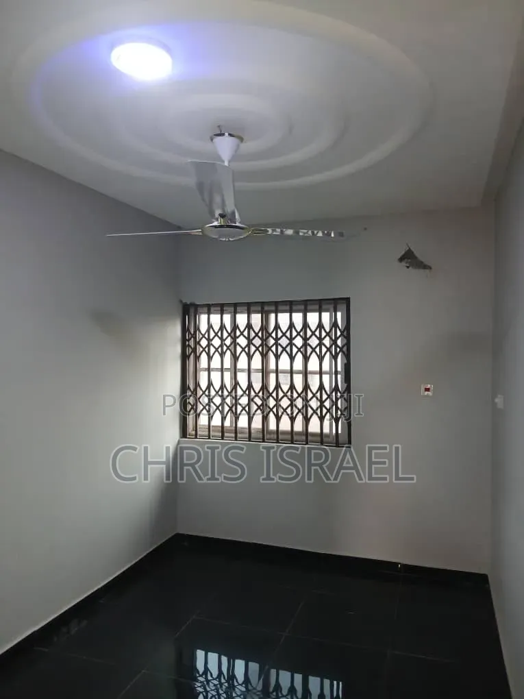 1bdrm Room & Parlour in Oyibi Estate, Valley View Area for rent