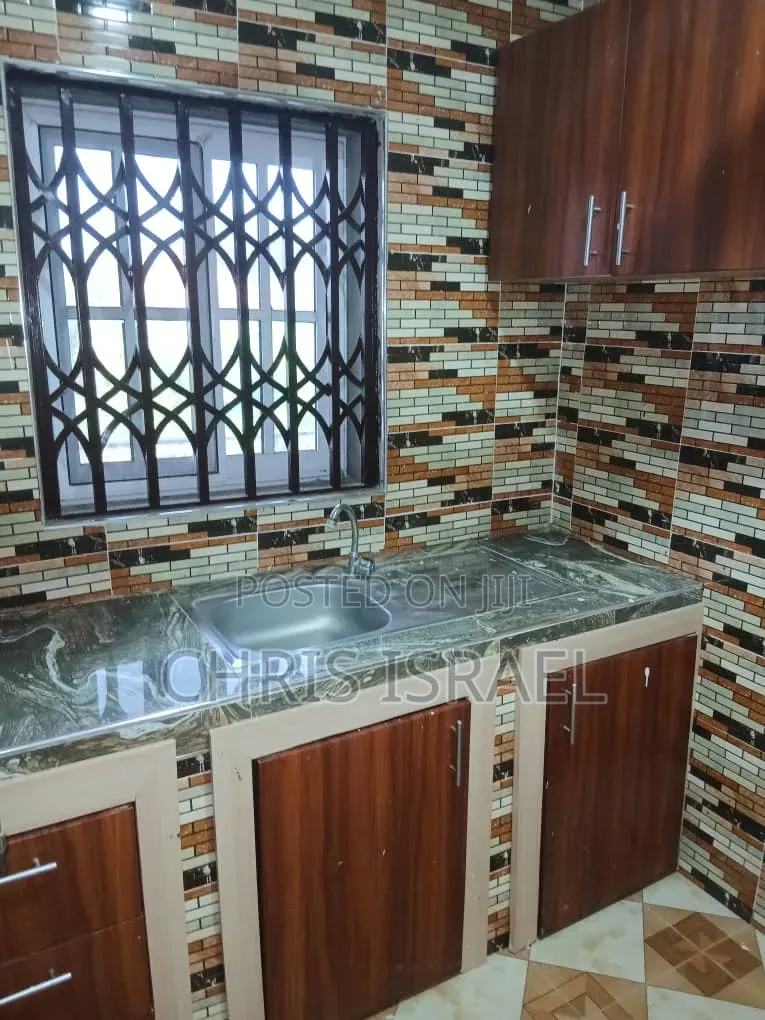 1bdrm Room & Parlour in Oyibi Estate, Valley View Area for rent