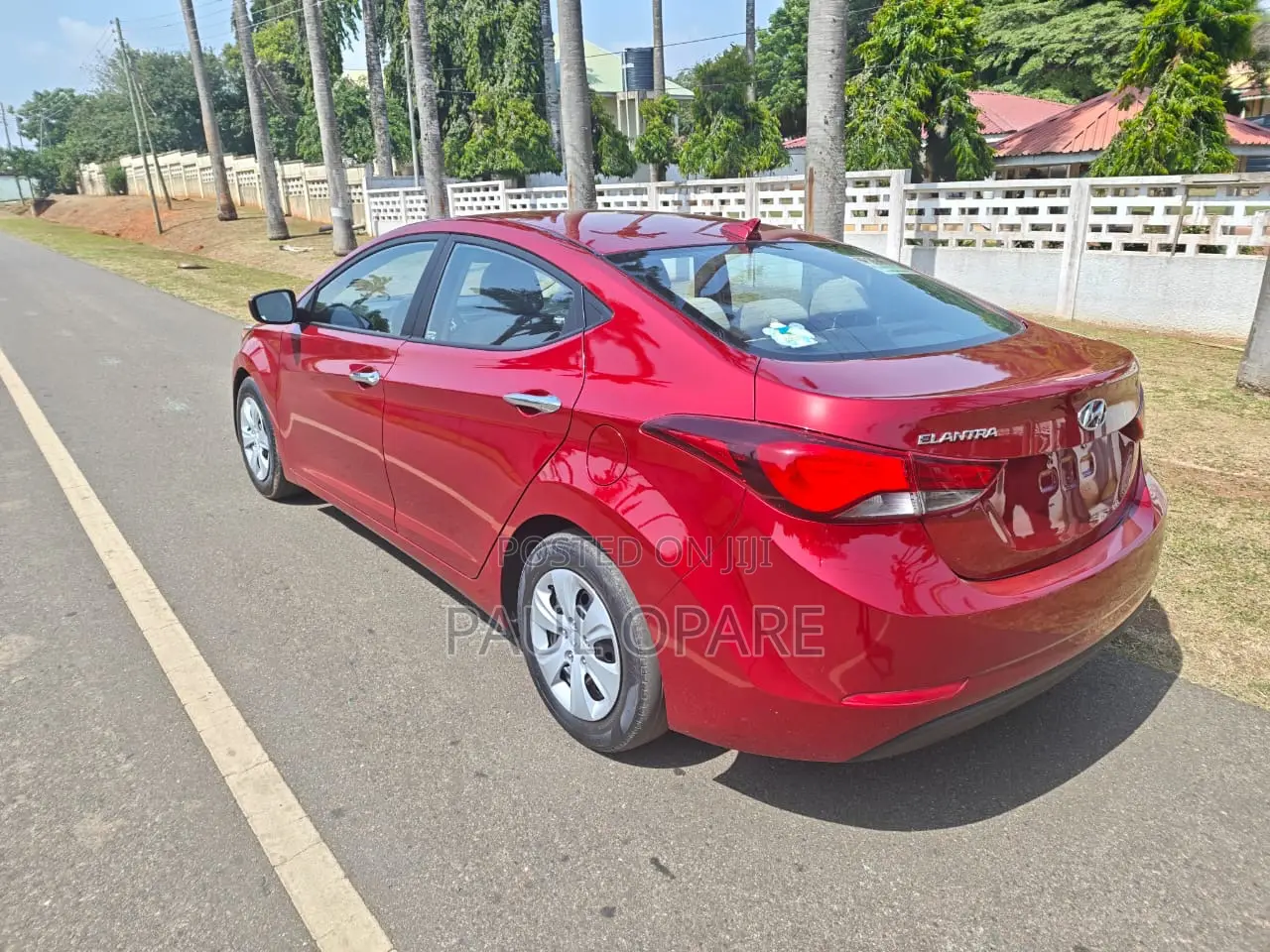 Hyundai Elantra SE Sedan FWD (1.8L 4cyl 6A) 2016 Red