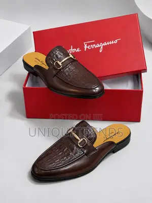 Executive SALVATORE FERRAGAMO Leather Half Shoe (Brown)