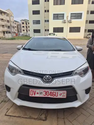 Toyota Corolla LE ECO Premium (1.8L 4cyl CVT) 2016 White