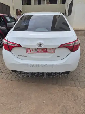 Toyota Corolla LE ECO Premium (1.8L 4cyl CVT) 2016 White