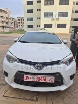 Toyota Corolla LE ECO Premium (1.8L 4cyl CVT) 2016 White