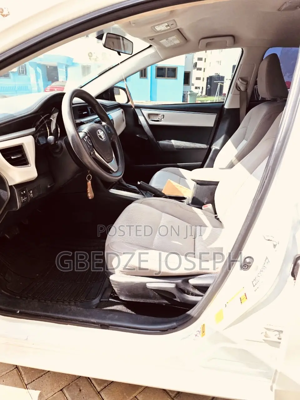 Toyota Corolla LE ECO Premium (1.8L 4cyl CVT) 2016 White