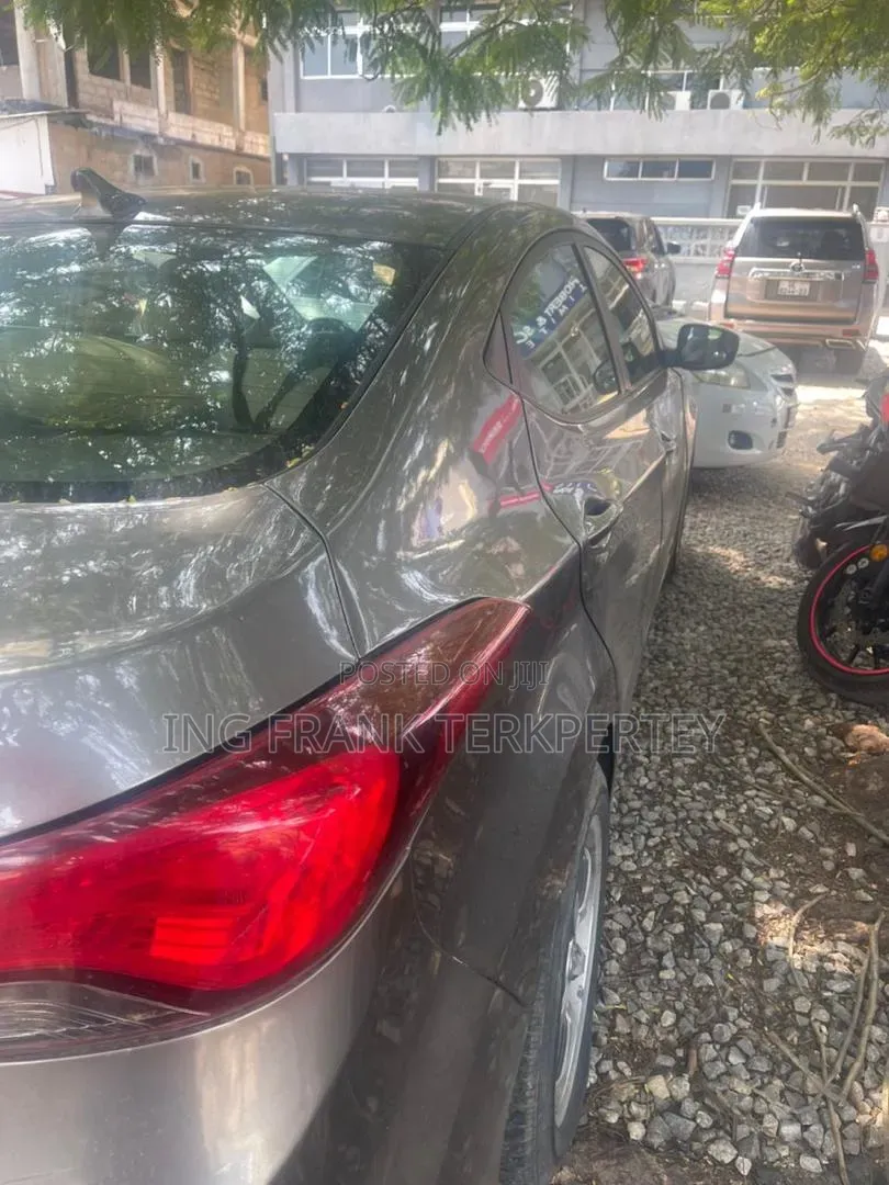 Hyundai Elantra 2012 Brown