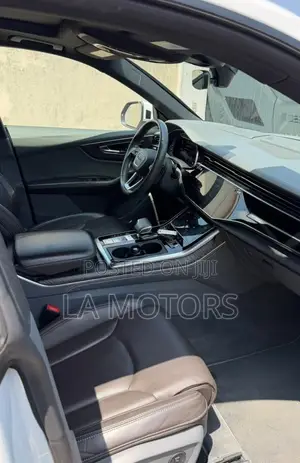 Audi Q8 2021 White