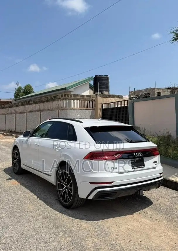 Audi Q8 2021 White