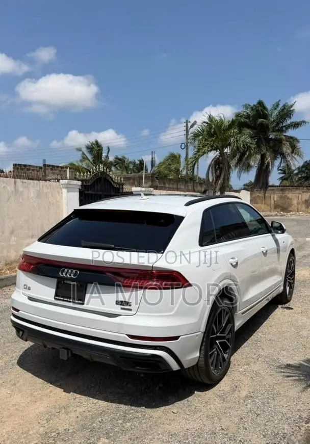 Audi Q8 2021 White