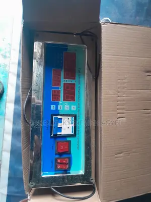 Incubator Controller XM 18D