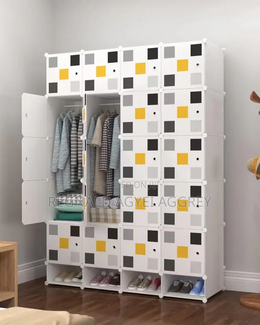 20 Cubes Plastic Wardrobe