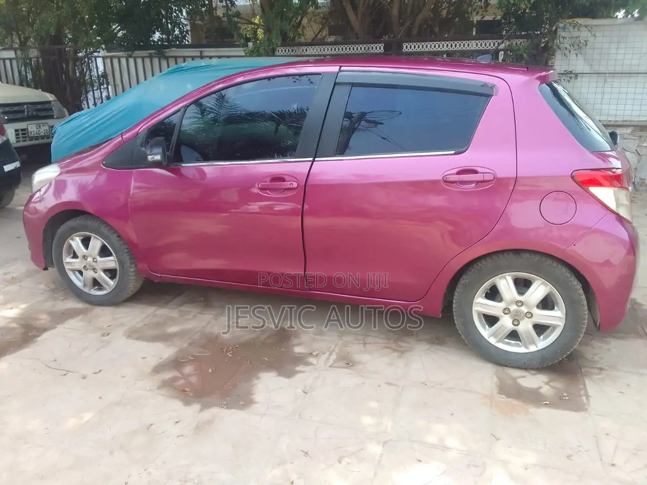 Toyota Vitz 1.3 AWD 3dr 2012 Pink