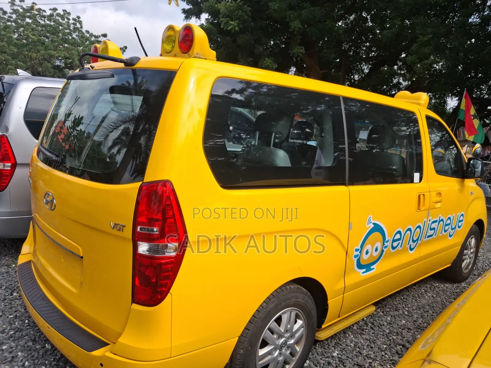 Hyundai Starex 2016 Yellow
