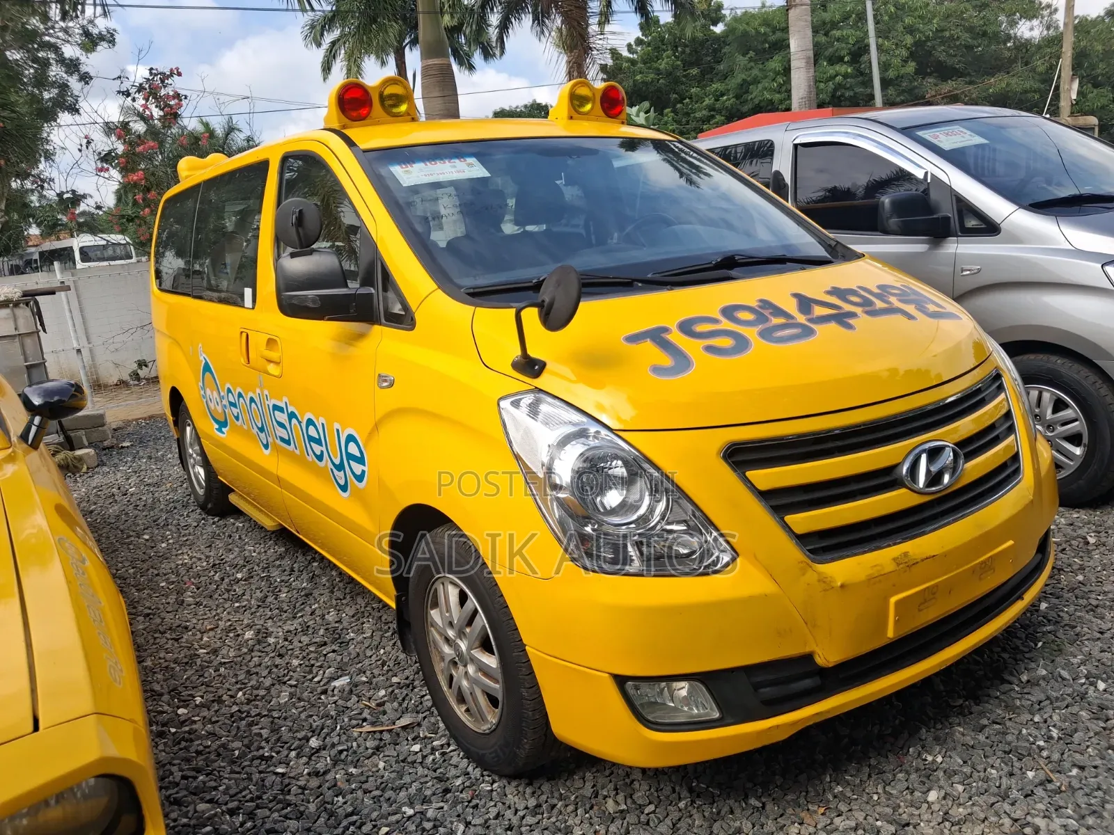 Hyundai Starex 2016 Yellow