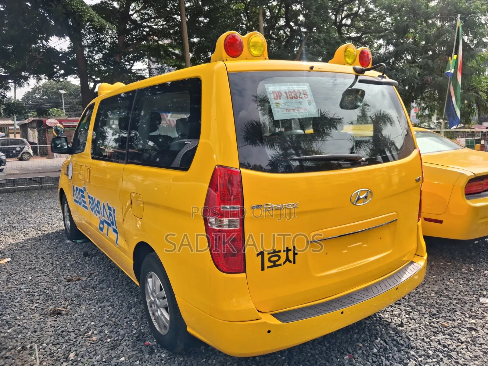 Hyundai Starex 2016 Yellow