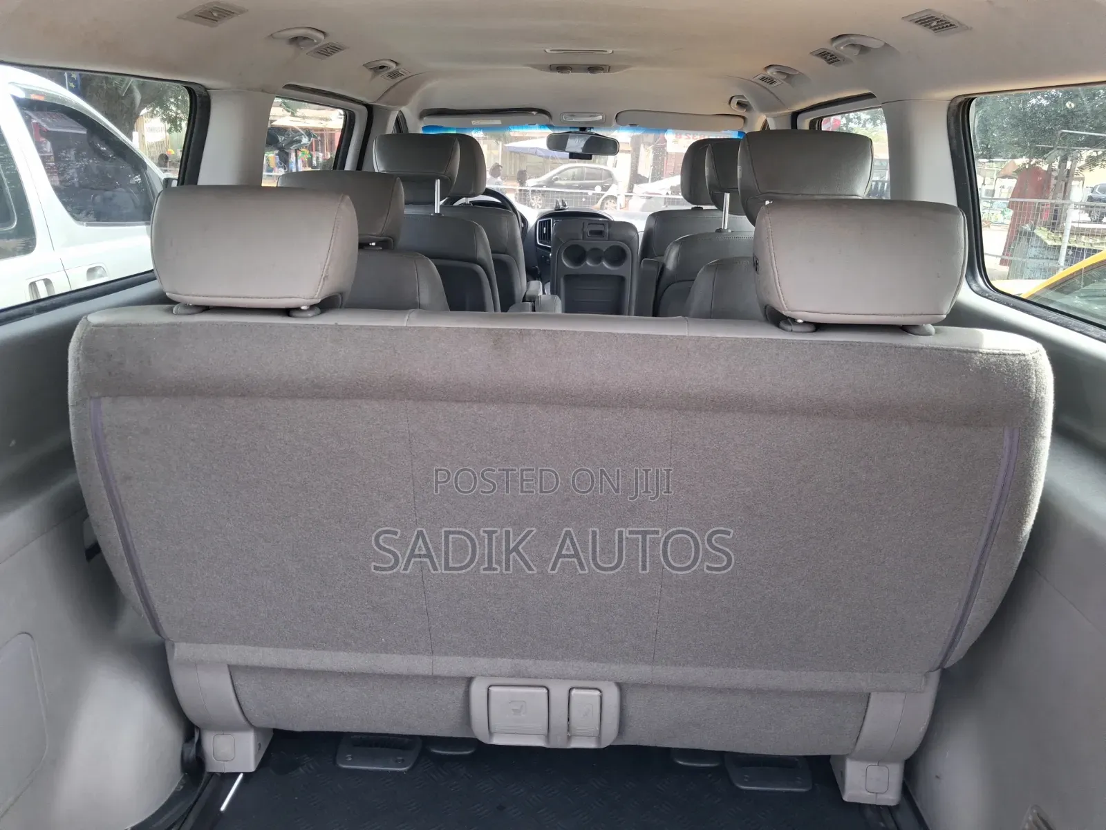 Hyundai Starex 2016 Yellow