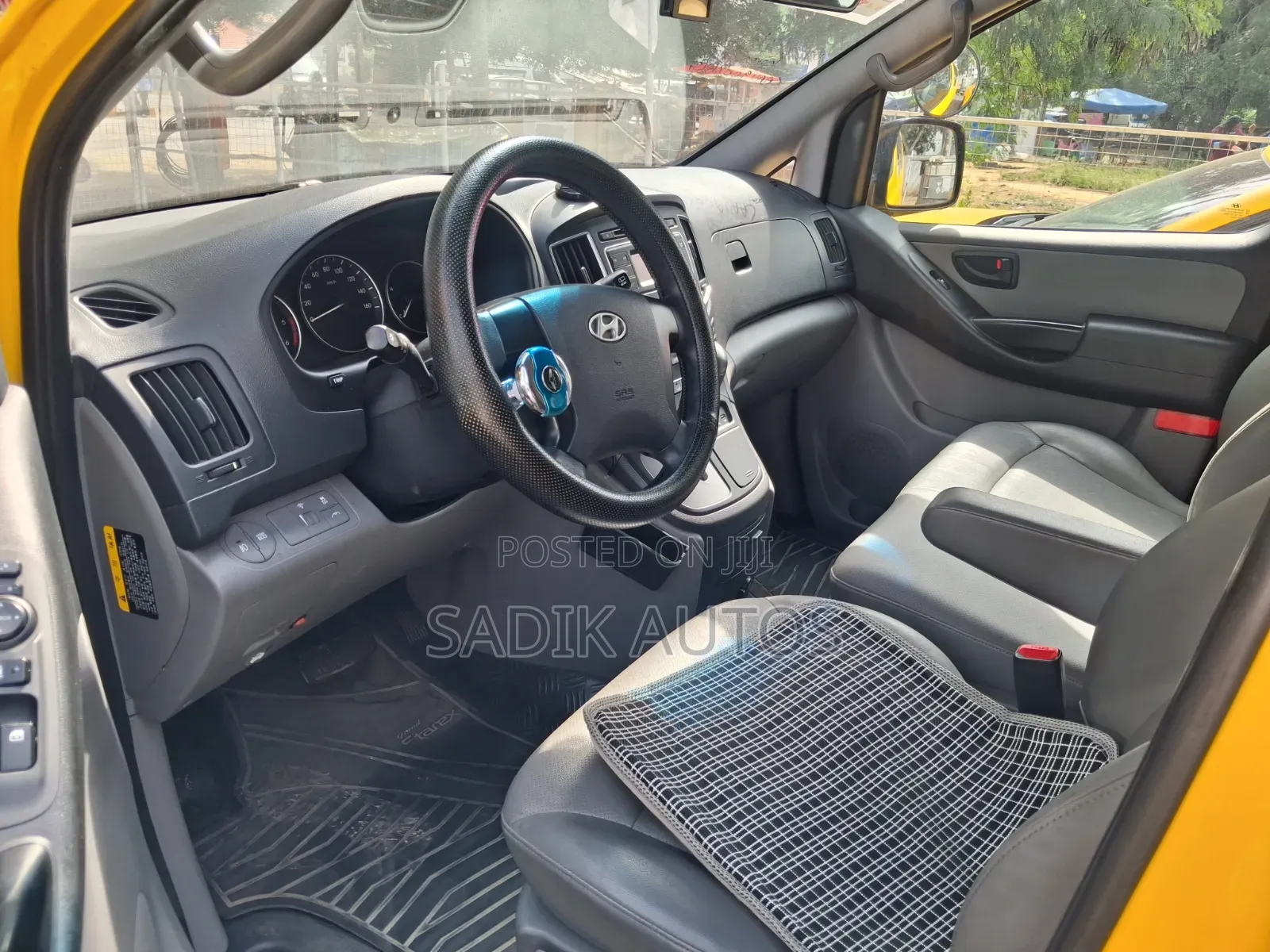 Hyundai Starex 2016 Yellow