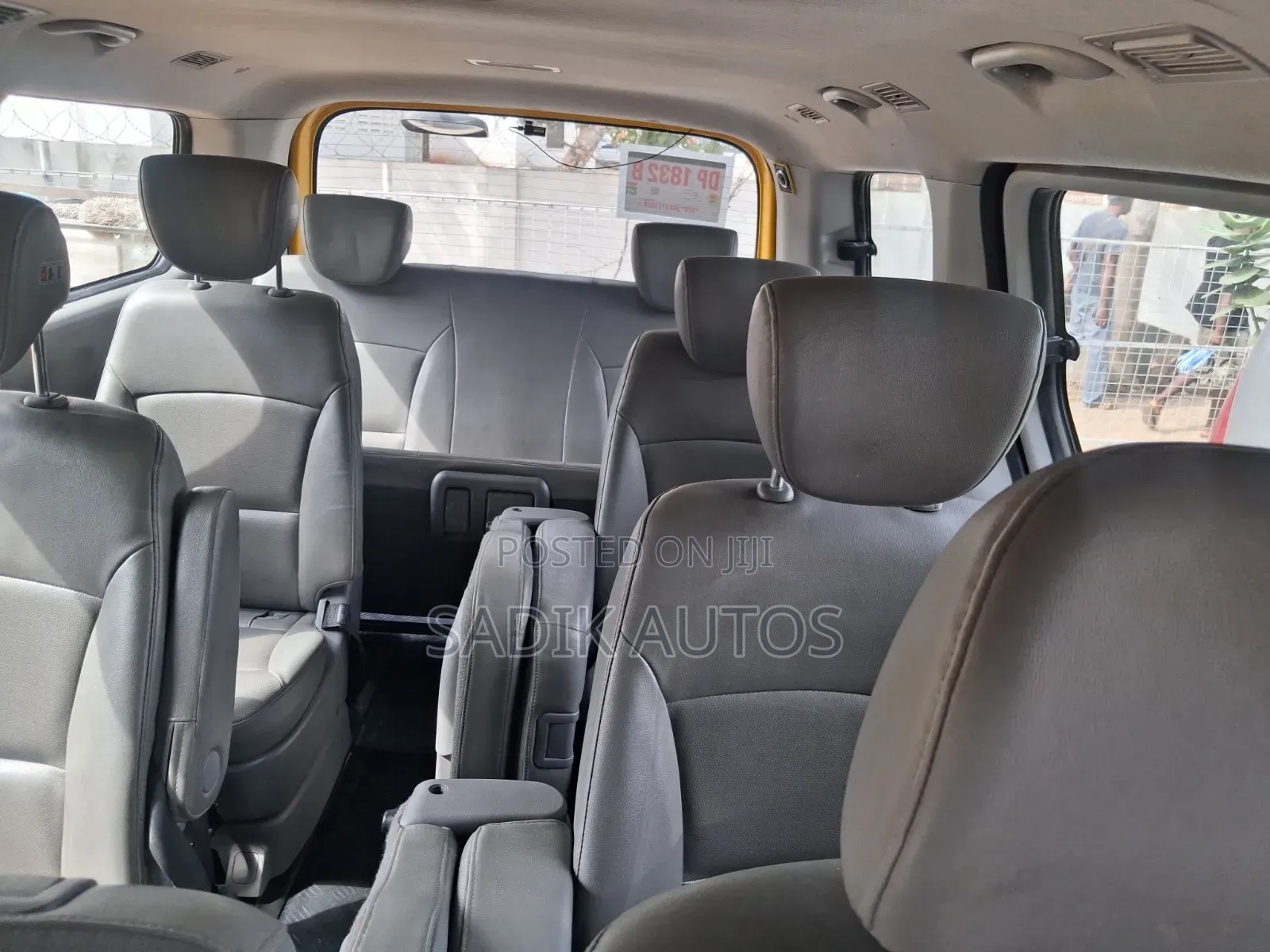 Hyundai Starex 2016 Yellow