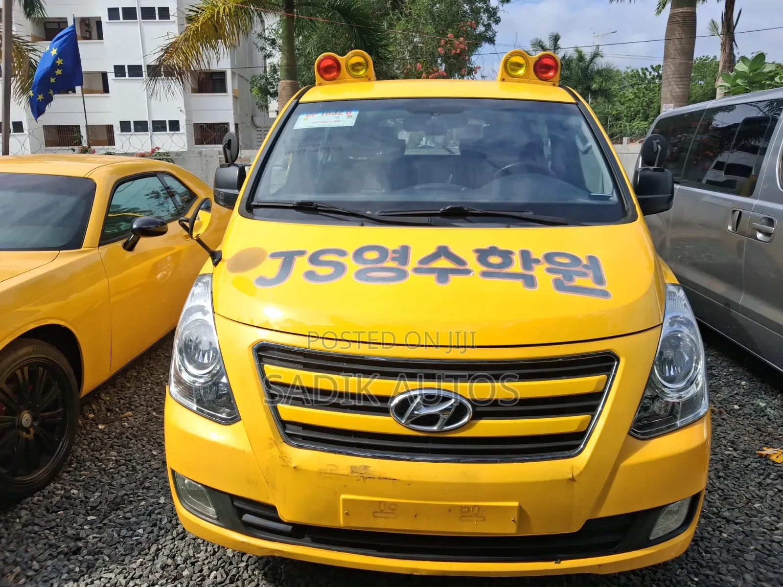 Hyundai Starex 2016 Yellow
