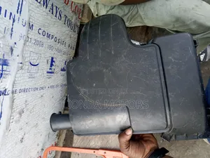 Vitz( 3 Plug ) 2010 Air Cleaner Box
