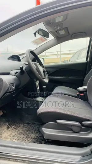 Toyota Yaris 2012 Gray