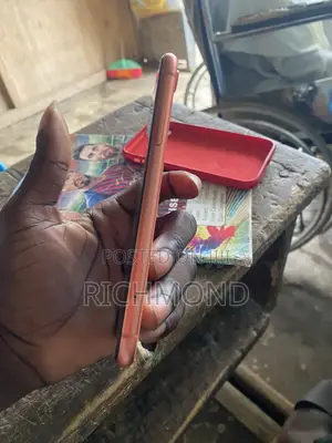 Apple iPhone XR 64 GB