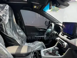 Toyota RAV4 XLE Premium AWD 2023 Red