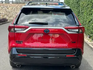 Toyota RAV4 XLE Premium AWD 2023 Red