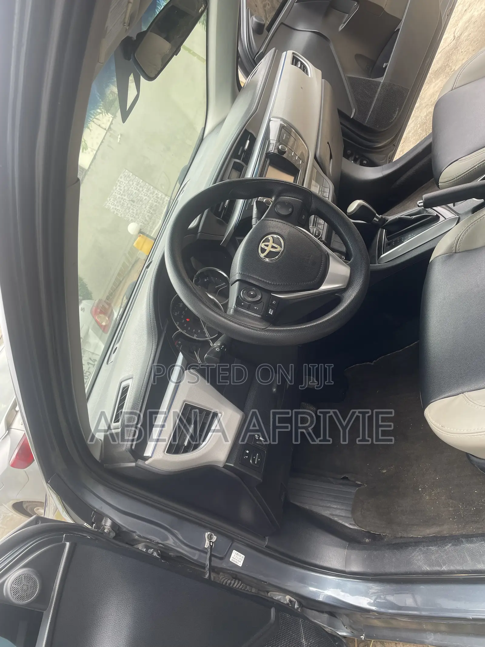 Toyota Corolla LE 4dr Sedan (1.8L 4cyl CVT) 2015 Gray