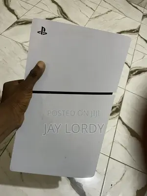 Play Station 5 Slim