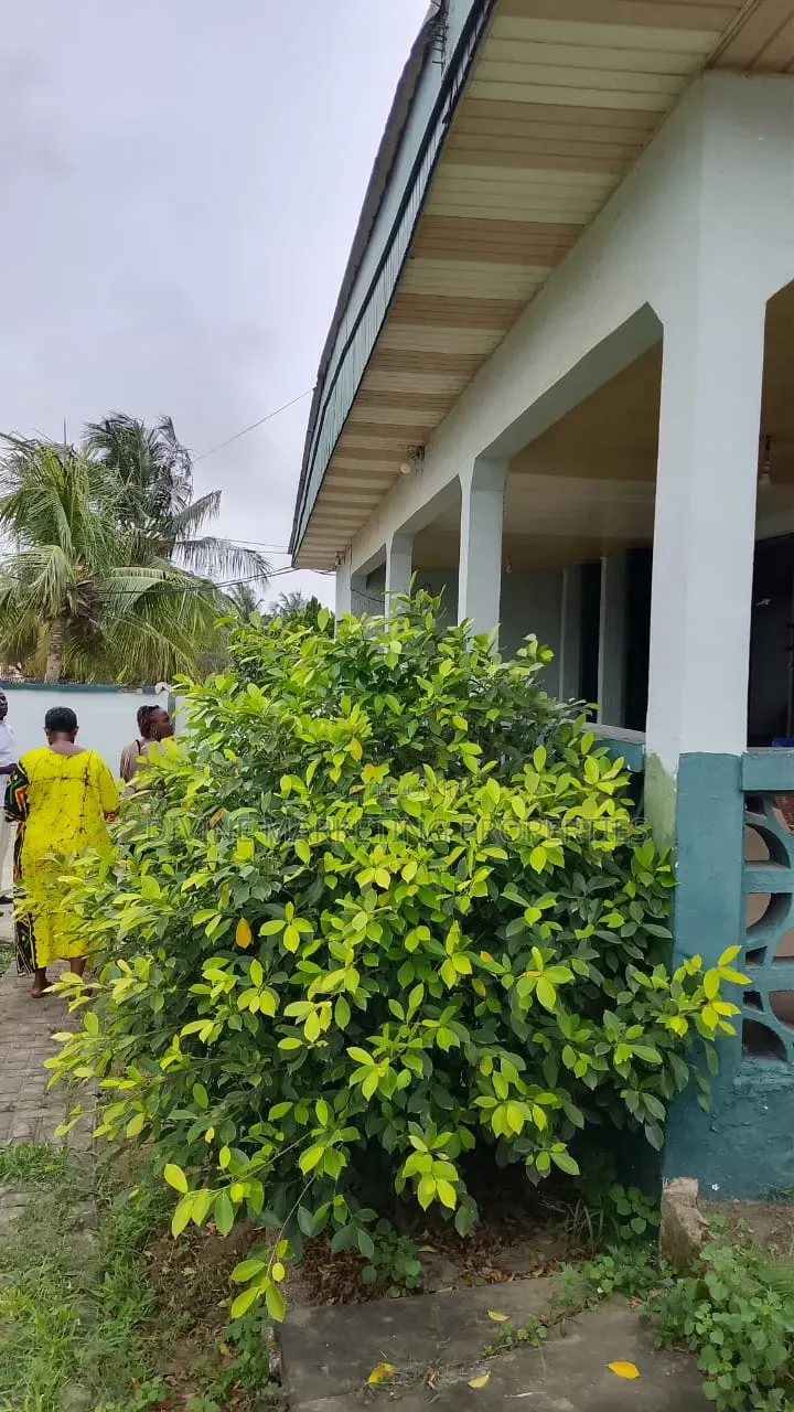 4bdrm House in Before Mallam Police for sale