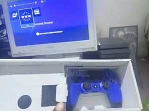 Play Station 4
