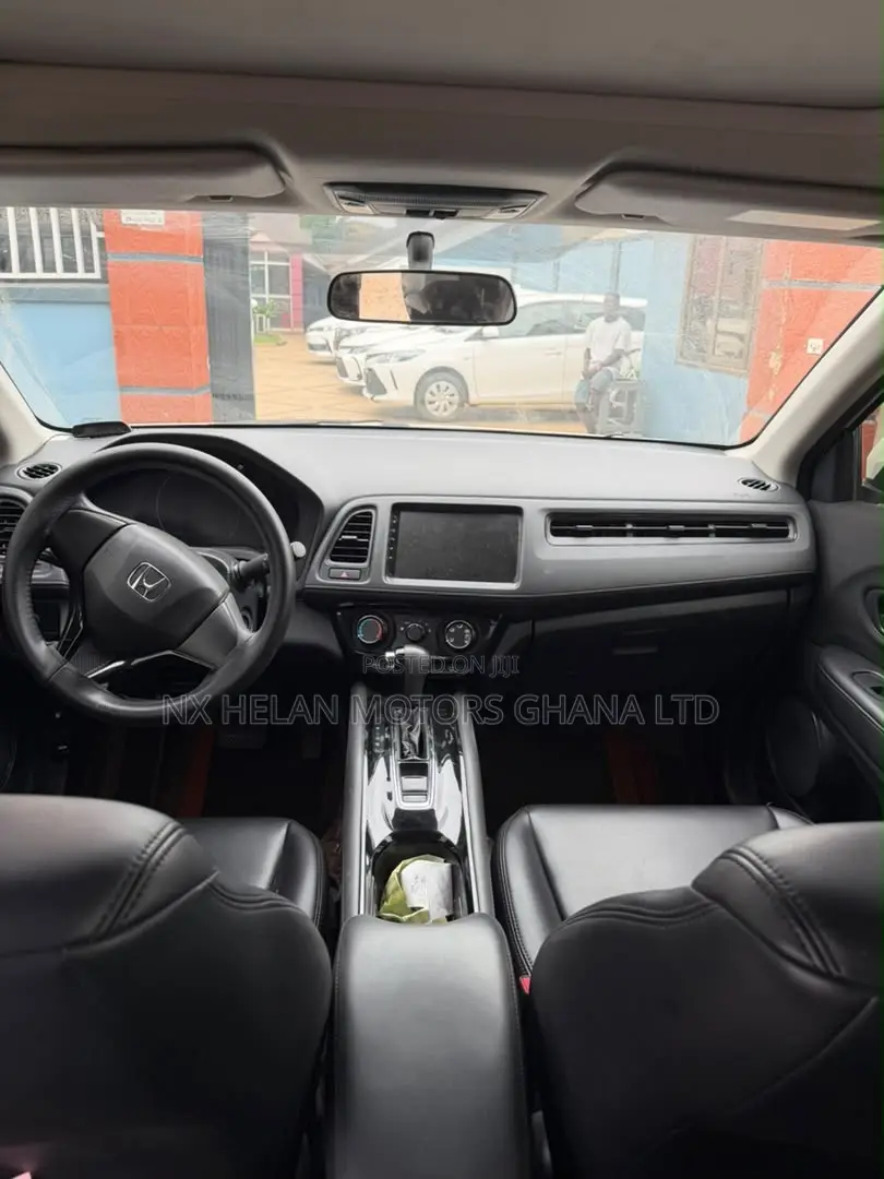 Honda Vezel 1.5 2WD 2021 White