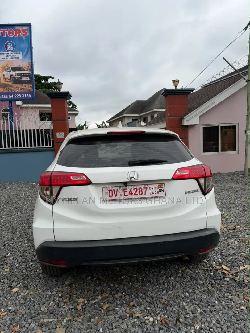 Honda Vezel 1.5 2WD 2021 White