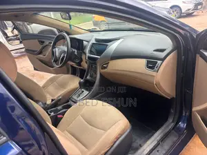 Hyundai Elantra Limited Sedan FWD (1.8L 4cyl 6A) 2013 Blue