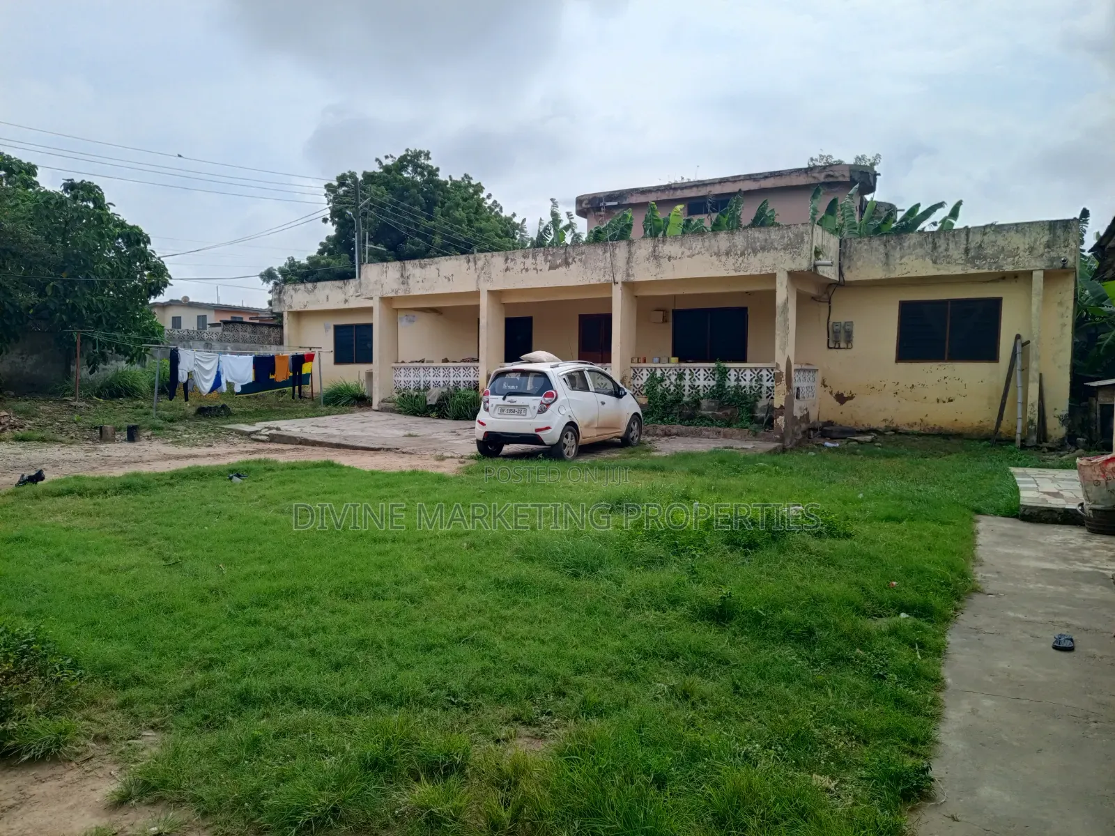 5bdrm House in Official Town, Accra Metropolitan for sale