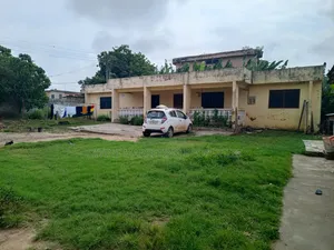 5bdrm House in Official Town, Accra Metropolitan for sale