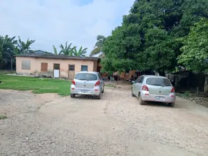 5bdrm House in Official Town, Accra Metropolitan for sale