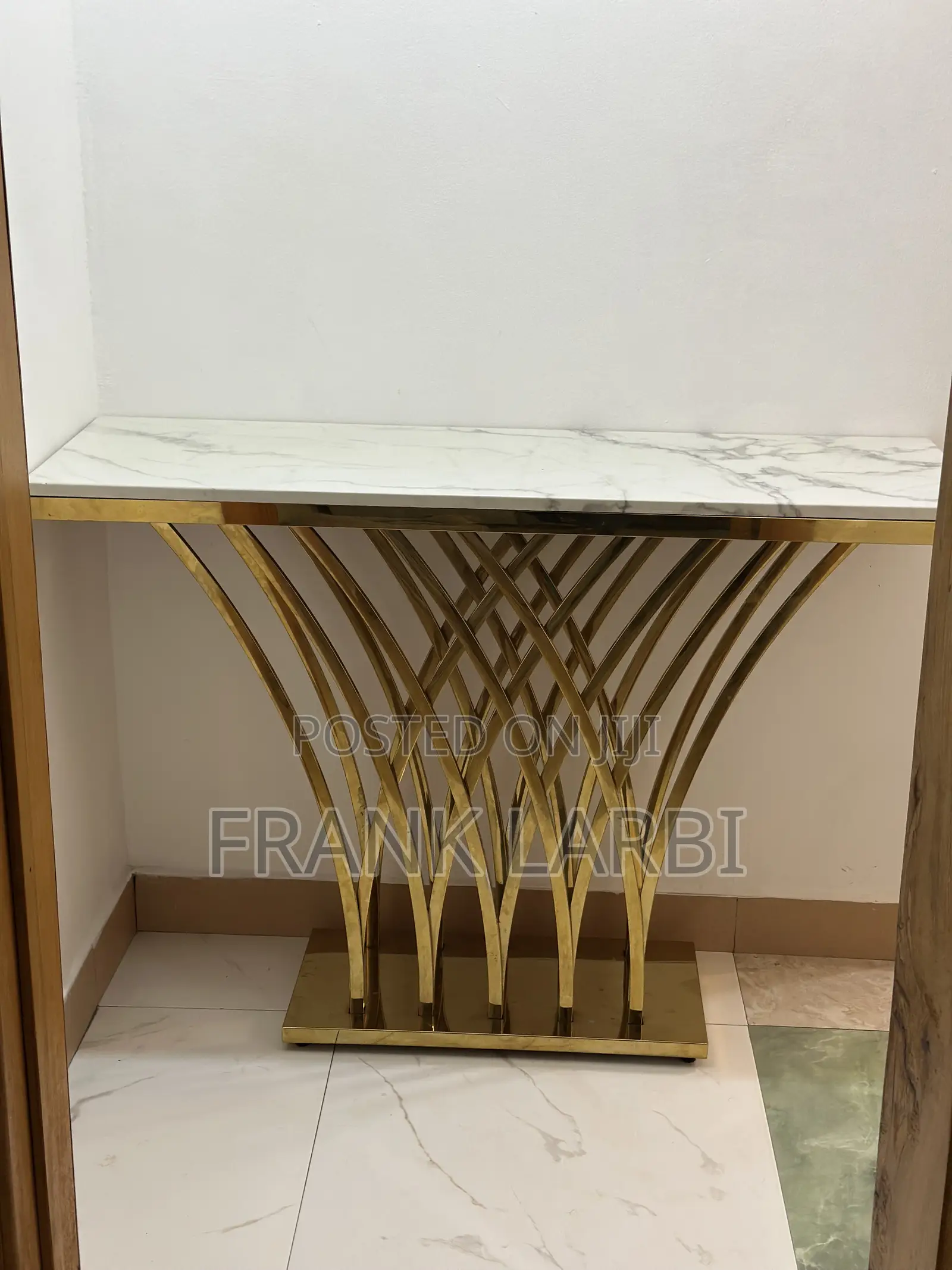 "Luxury Marble Console Table - White Gold"