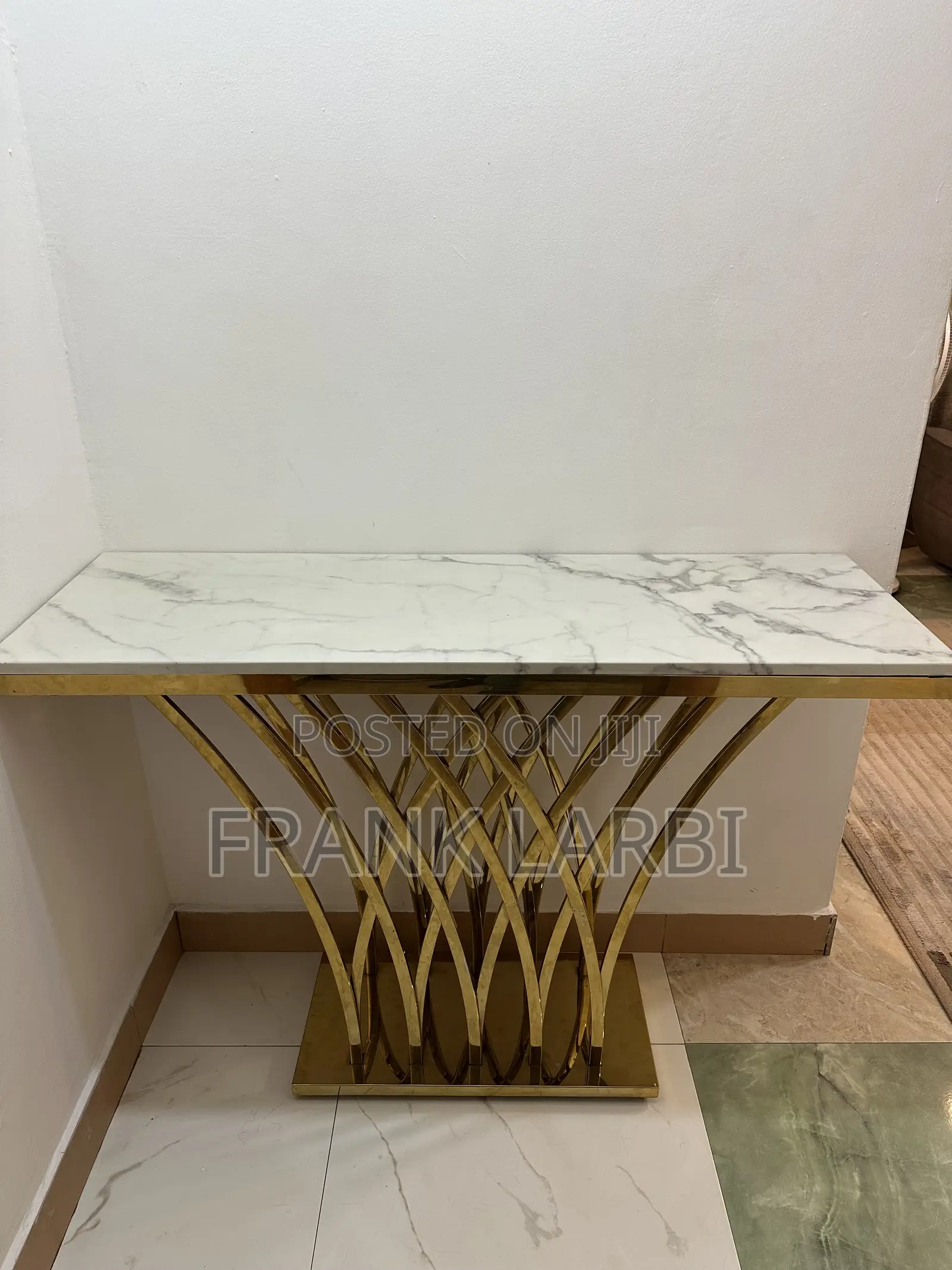 "Luxury Marble Console Table - White Gold"