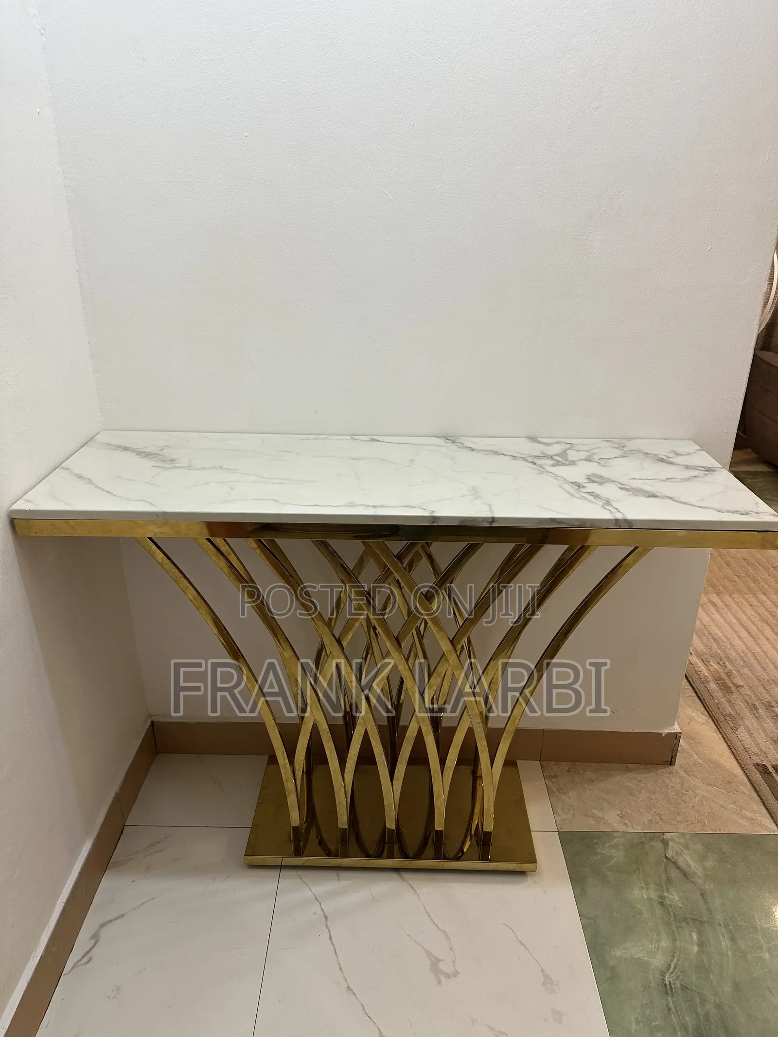 "Luxury Marble Console Table - White Gold"