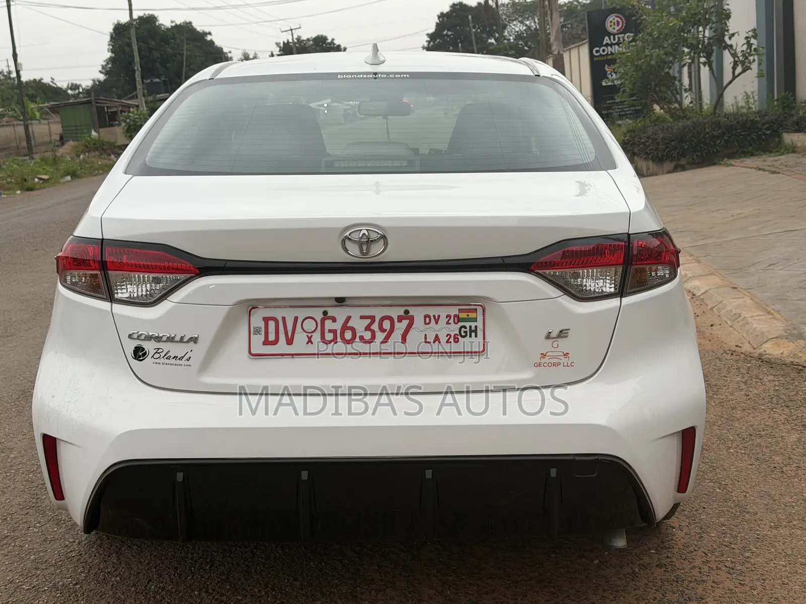Toyota Corolla LE 2022 White