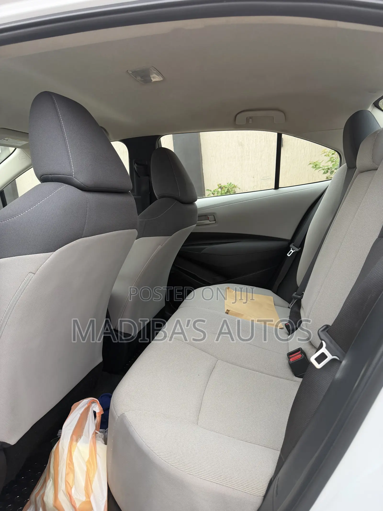 Toyota Corolla LE 2022 White