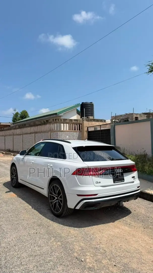 Audi Q8 2021 White
