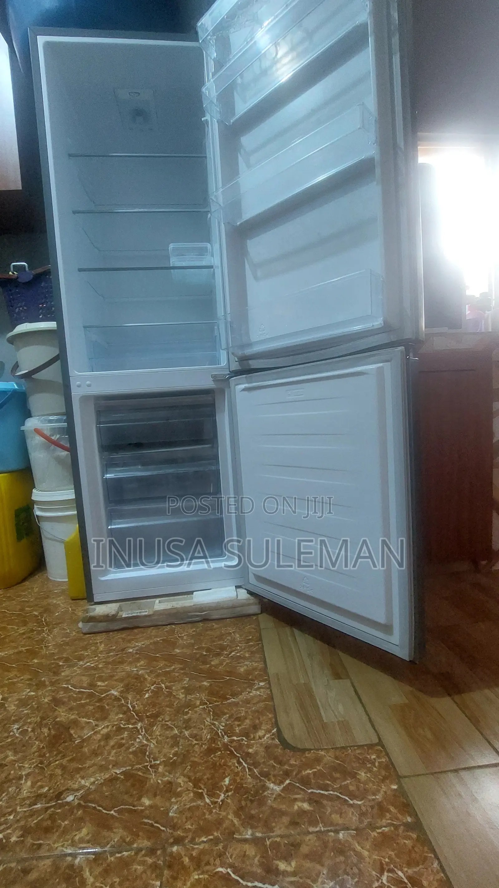 Hisense Fridge 268L 2 Doors Very Neat