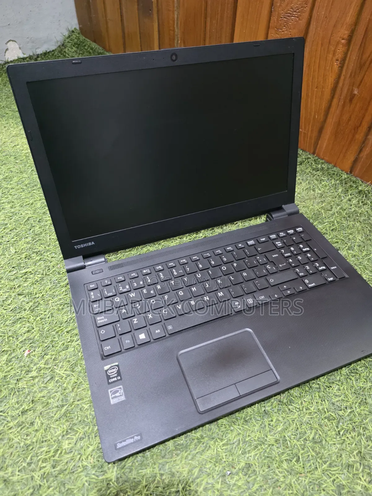 Laptop Toshiba Satellite R845 4GB Intel Core i3 HDD 500GB