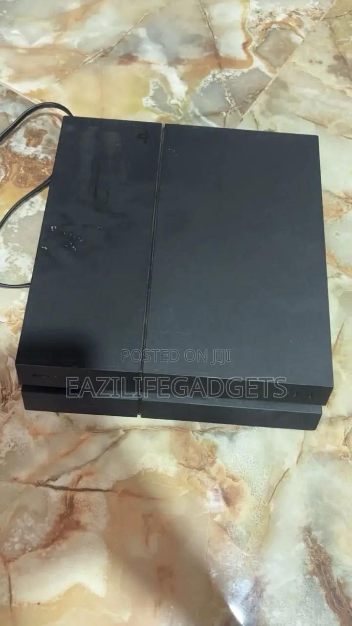 PS4 Fat With No Pad and FC26
