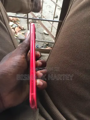 Apple iPhone 11 64 GB Red