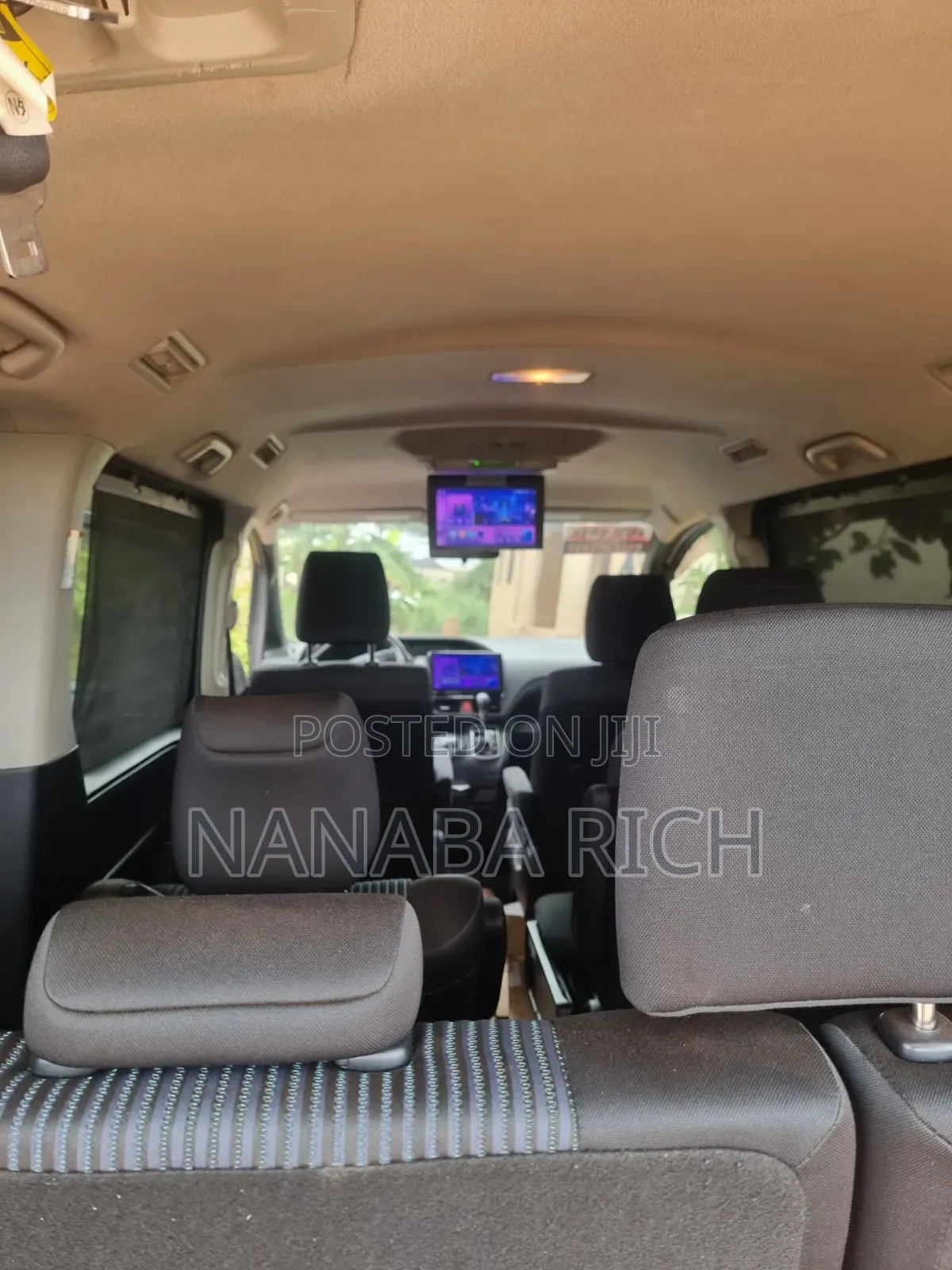 Toyota Voxy 2014 Beige