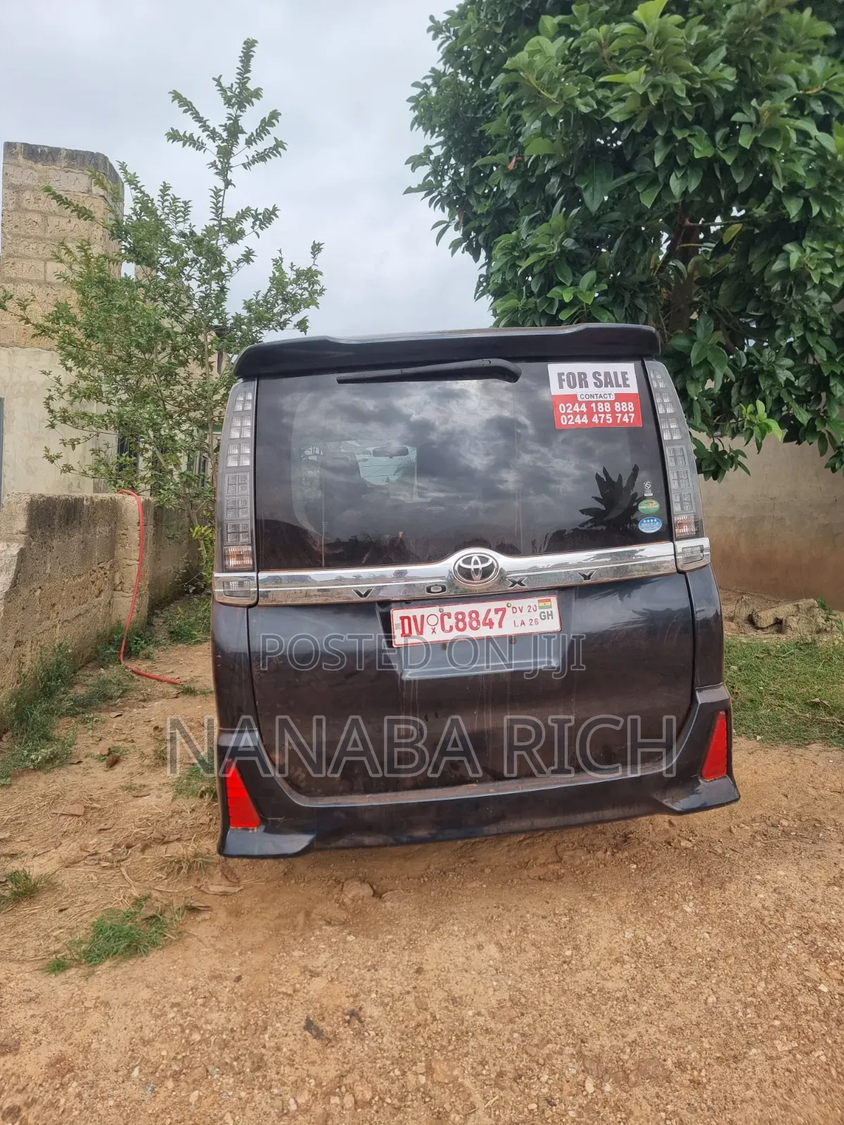 Toyota Voxy 2014 Beige